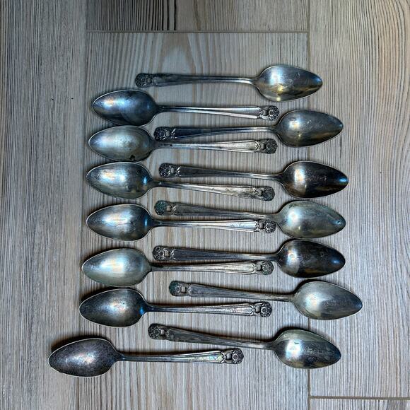 1847 Rogers Bros, Eternally Yours Silverware, 50 pieces - Picture 2 of 9